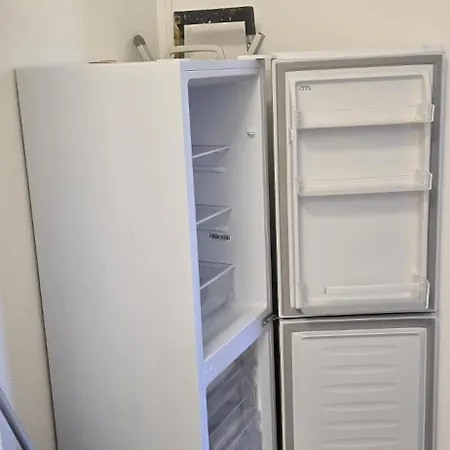 Monteur Und Messewohnung * ロートガウ