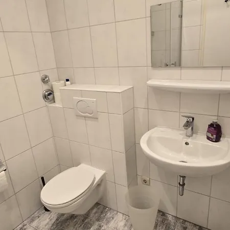 Monteur Und Messewohnung * ロートガウ