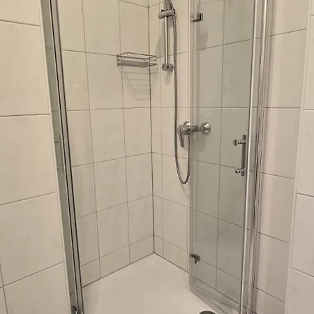 Monteur Und Messewohnung アパート ロートガウ