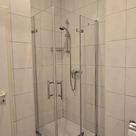 Monteur Und Messewohnung アパート ロートガウ